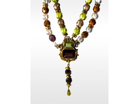  Sparkling Necklace with Antique Charm